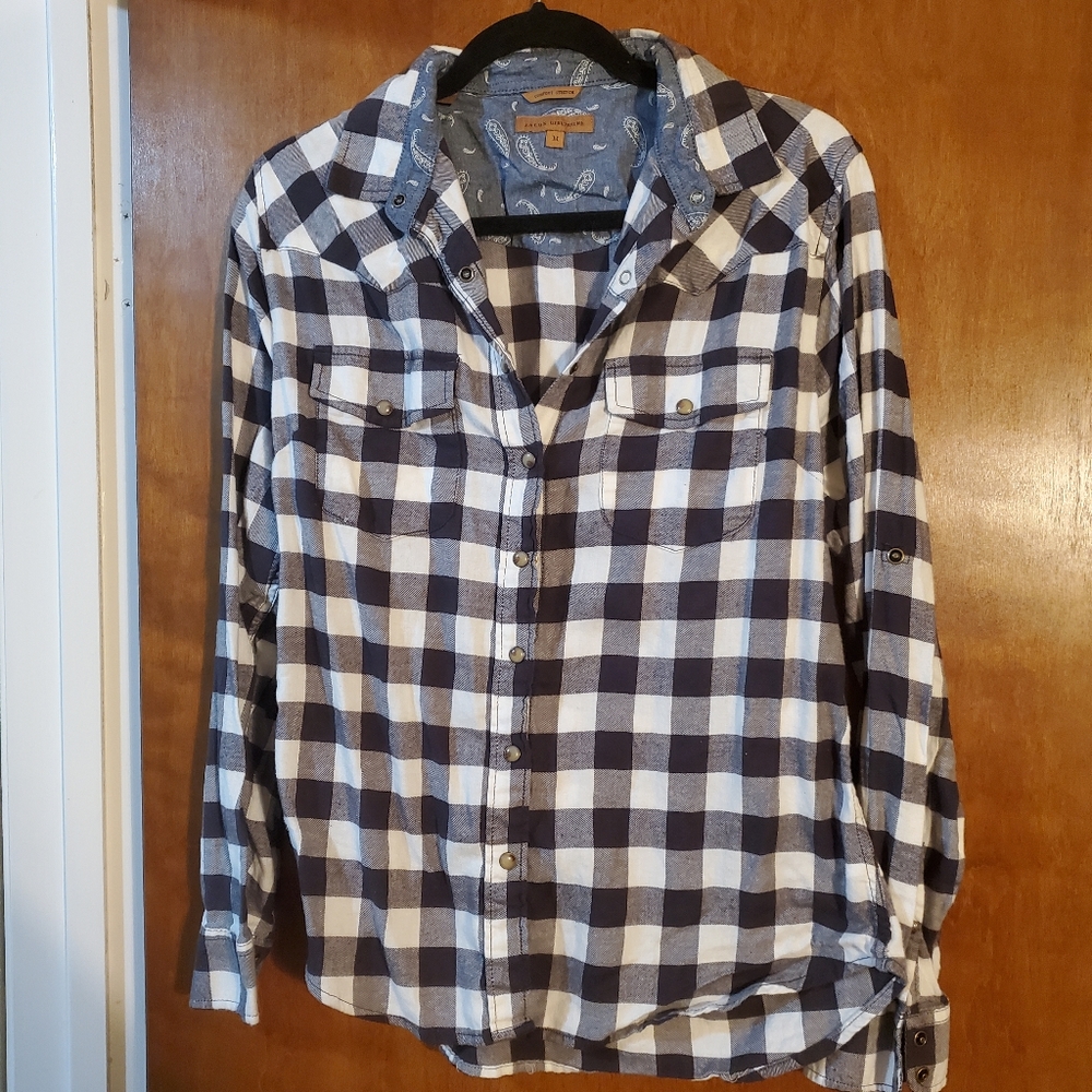 Jachs Girlfriend Black and White Button Down Flannel Top (M)